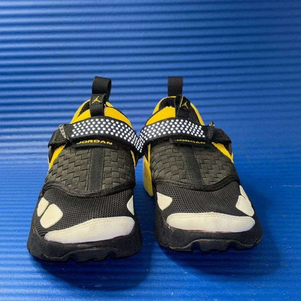 Size 6- Women’s Nike Air Jordan Trunner LX Premier Black/Yellow 2006 4.5Y